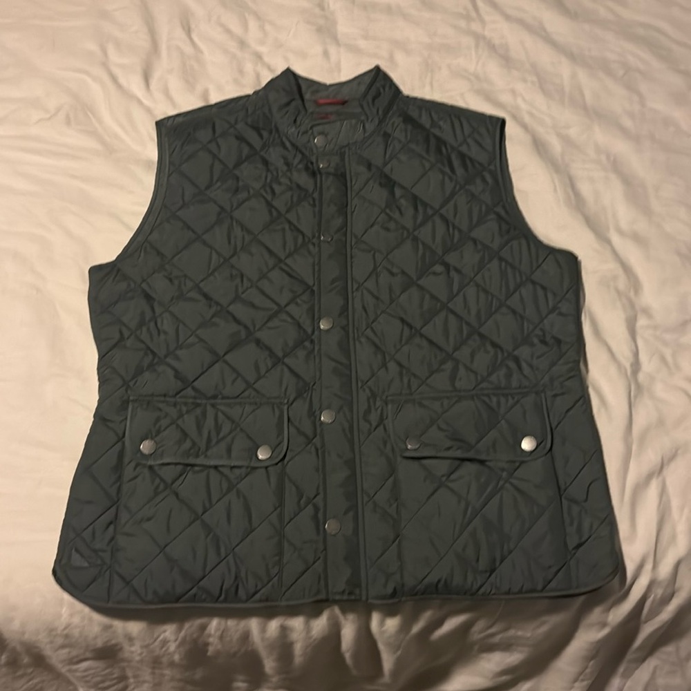 UNTUCKit Vest